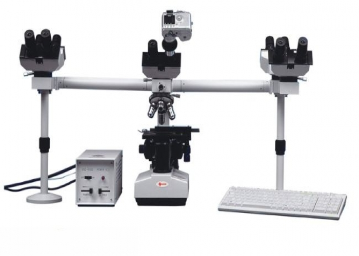 microscopio biologico para cinco observadores
